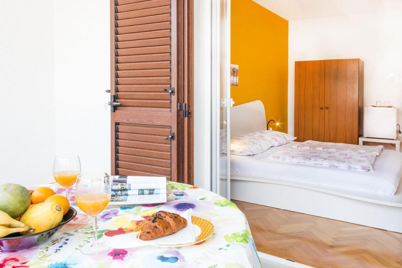 Guest House Marica โรวีน ภายนอก รูปภาพ
