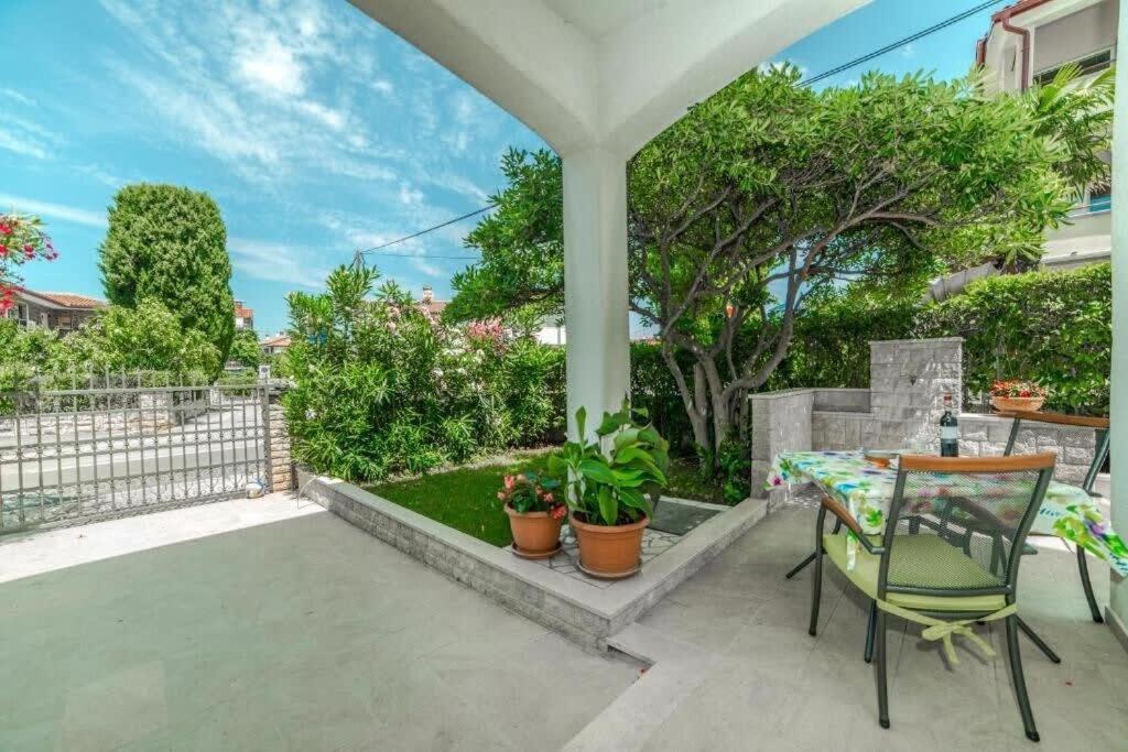 Guest House Marica โรวีน ภายนอก รูปภาพ
