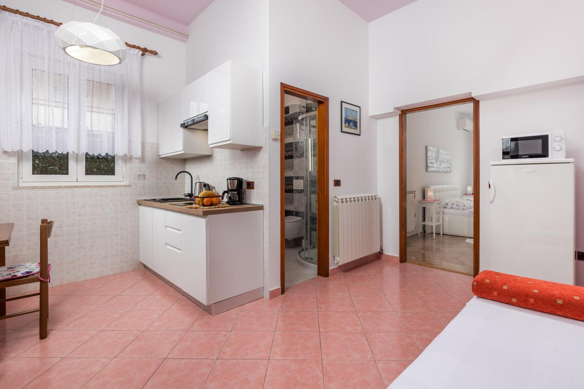 Guest House Marica โรวีน ภายนอก รูปภาพ