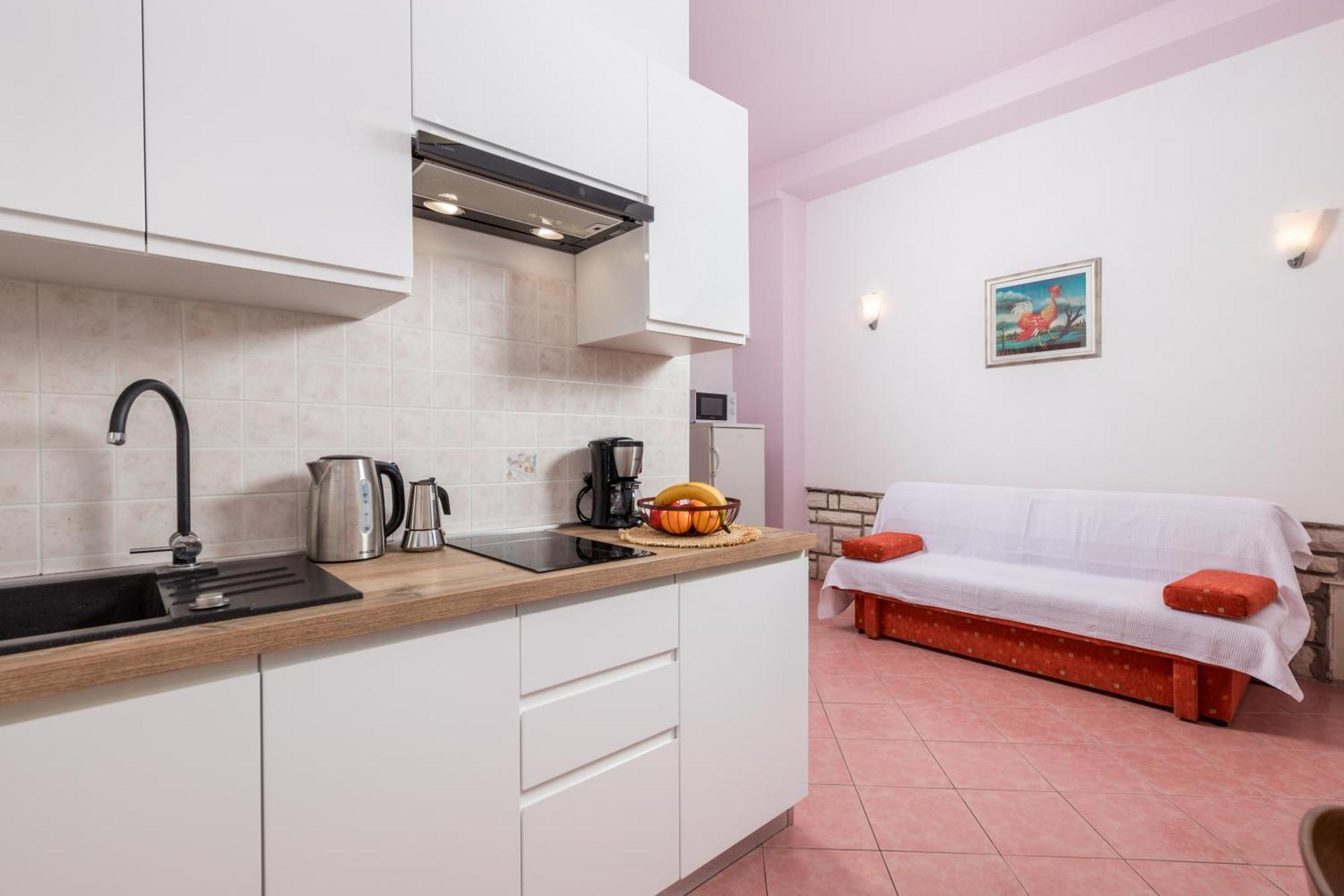 Guest House Marica โรวีน ภายนอก รูปภาพ