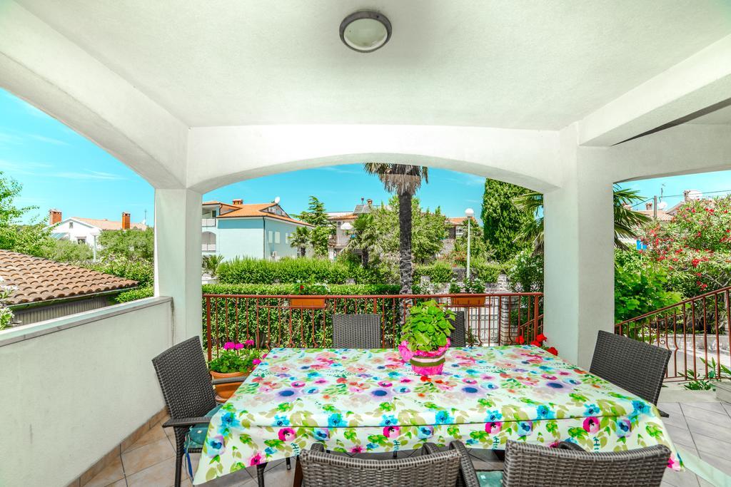 Guest House Marica โรวีน ภายนอก รูปภาพ