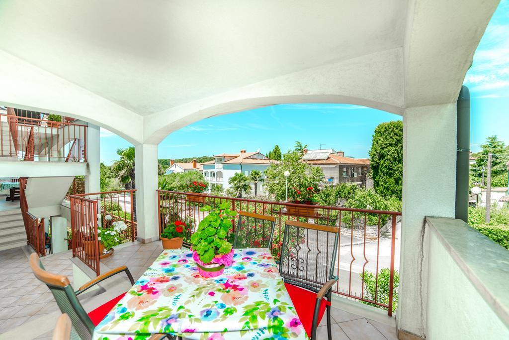 Guest House Marica โรวีน ภายนอก รูปภาพ