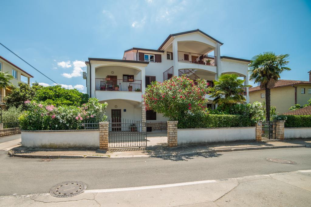 Guest House Marica โรวีน ภายนอก รูปภาพ
